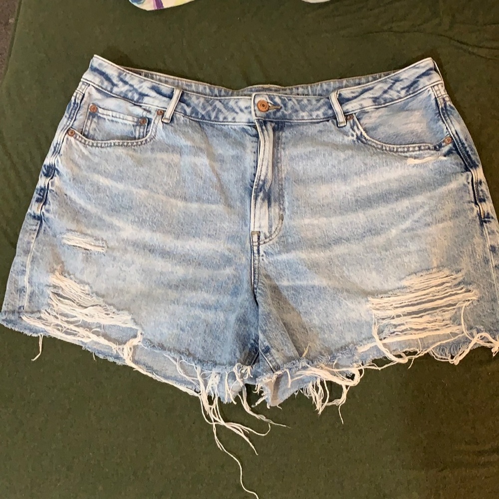 American Eagle Tomgirl Shorts